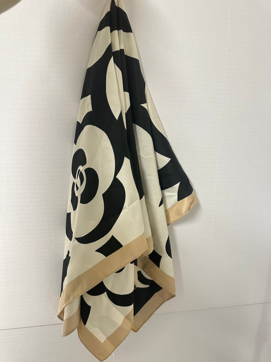 36" Scarf | Black & White Flower w/ tan border