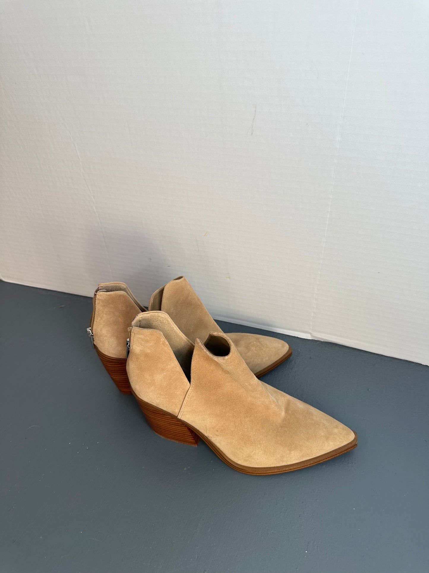 Vince camuto shoes size 8