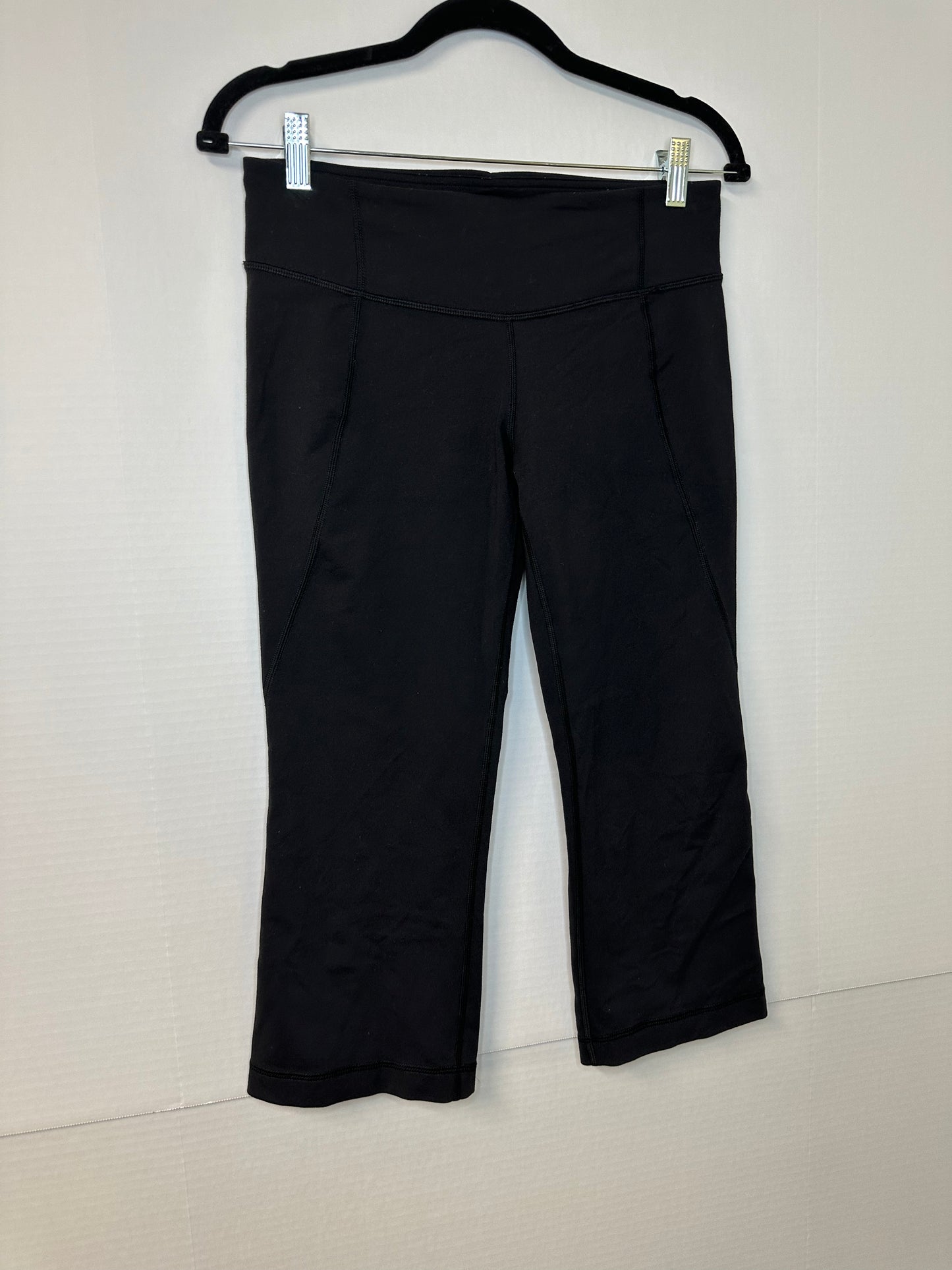 Size 6 Lululemon Capri pants