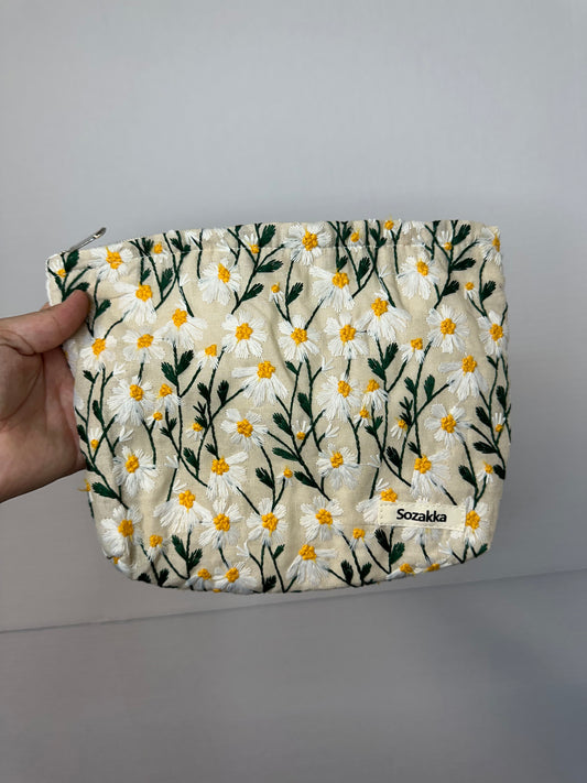 Flower embroidered bag