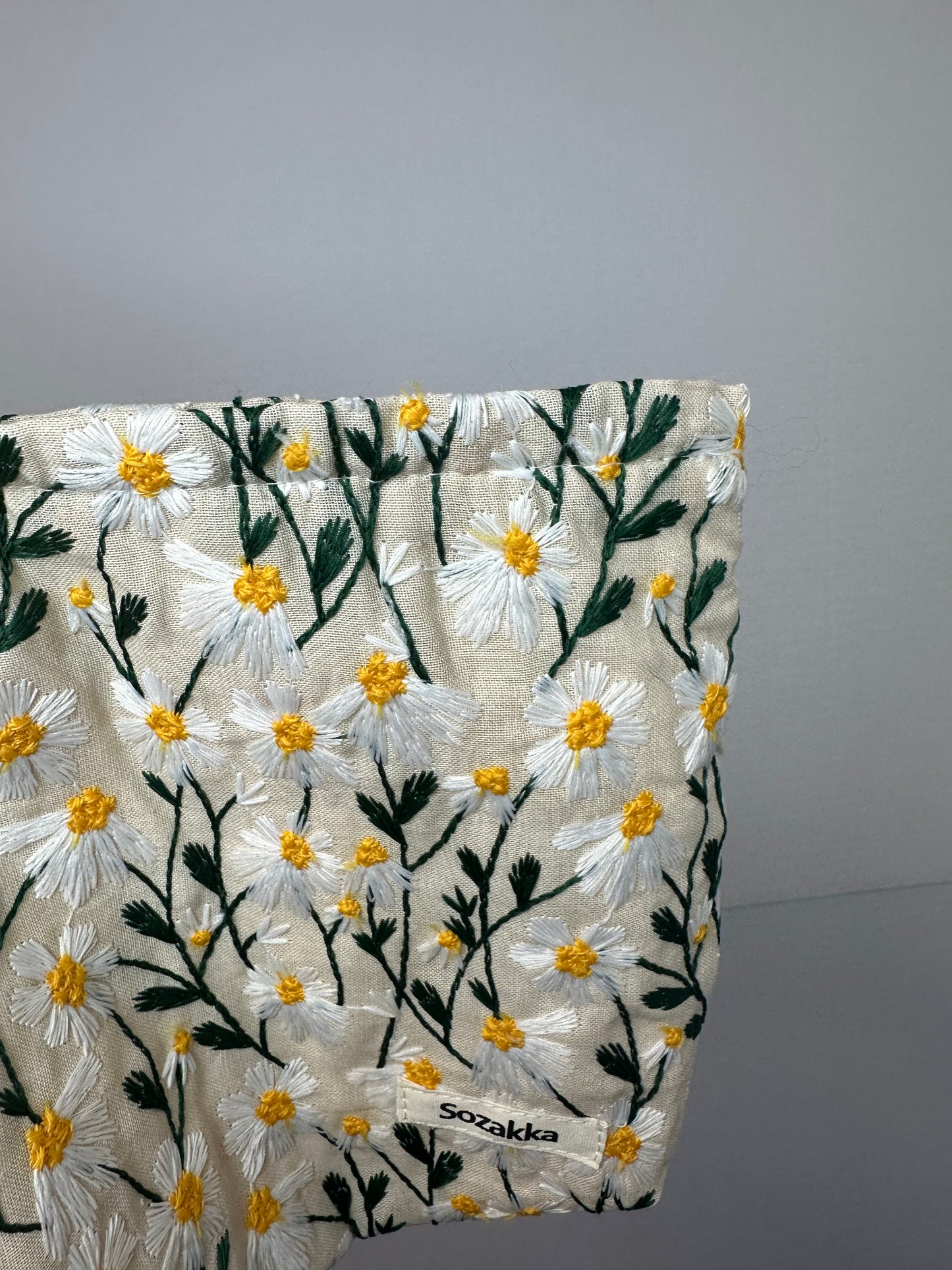 Flower embroidered bag